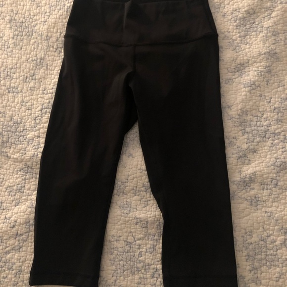 Lululemon Wunder Under HR 1/2 tight 8 - Picture 3 of 5